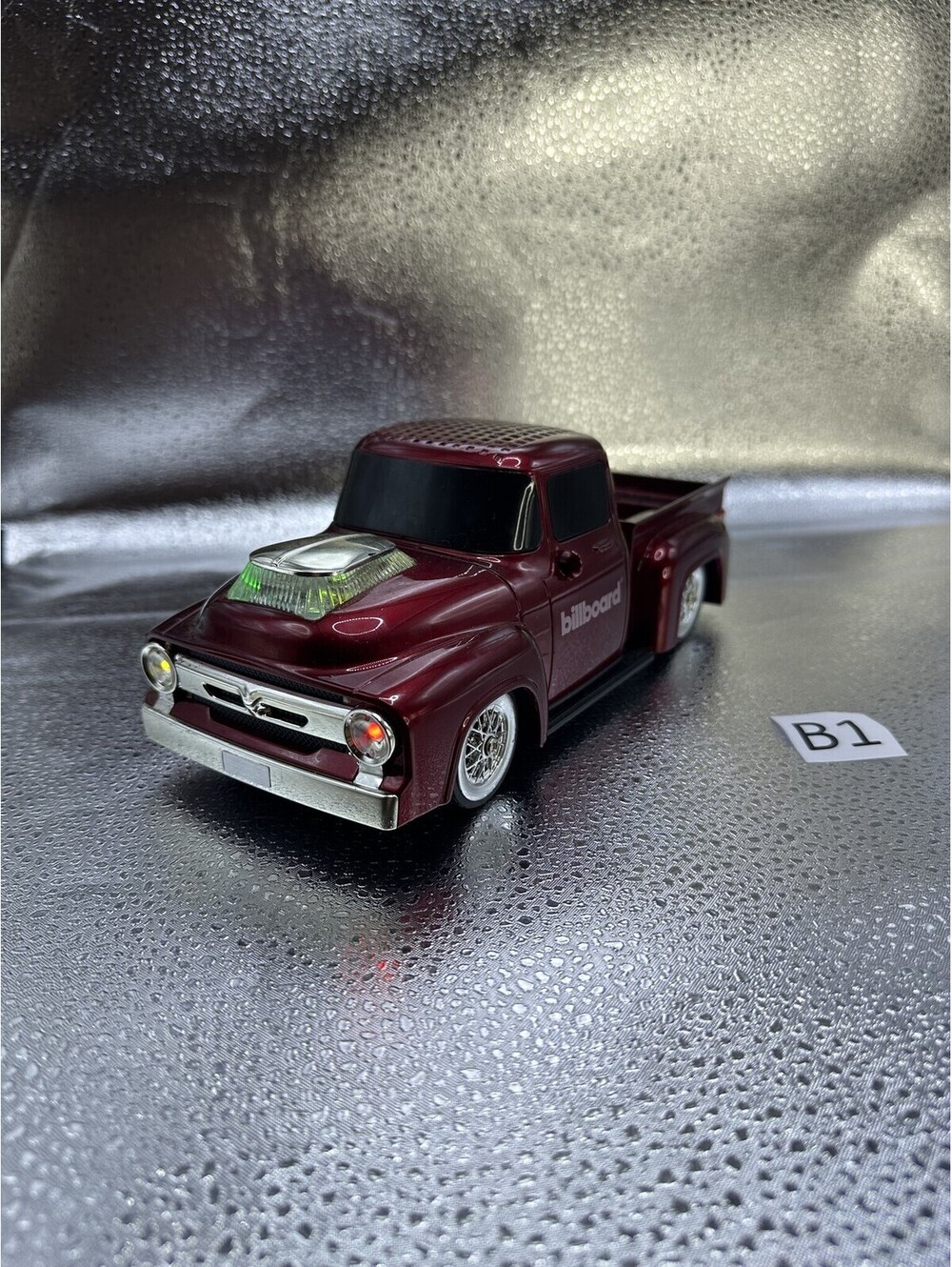 Billboard Vintage Truck Bluetooth Speaker Red Novelty Audio B1